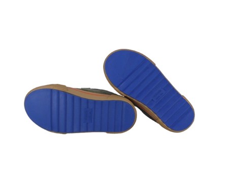 Sneaker in camoscio con doppio velcro