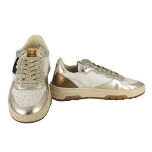 Sneaker in pelle con lacci