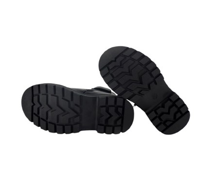 Stivaletto in eco pelle con borchie