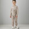 Completo felpa con stampe e pantalone cargo