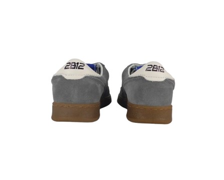 Sneaker in camoscio con doppio velcro