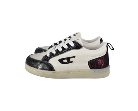 Sneaker in ecopelle con lacci