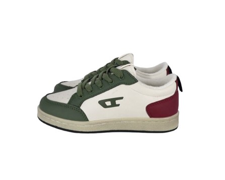 Sneaker in ecopelle con lacci